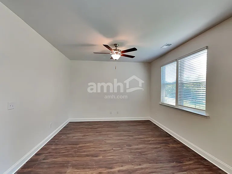 556 Rivermist Dr — Photo 5