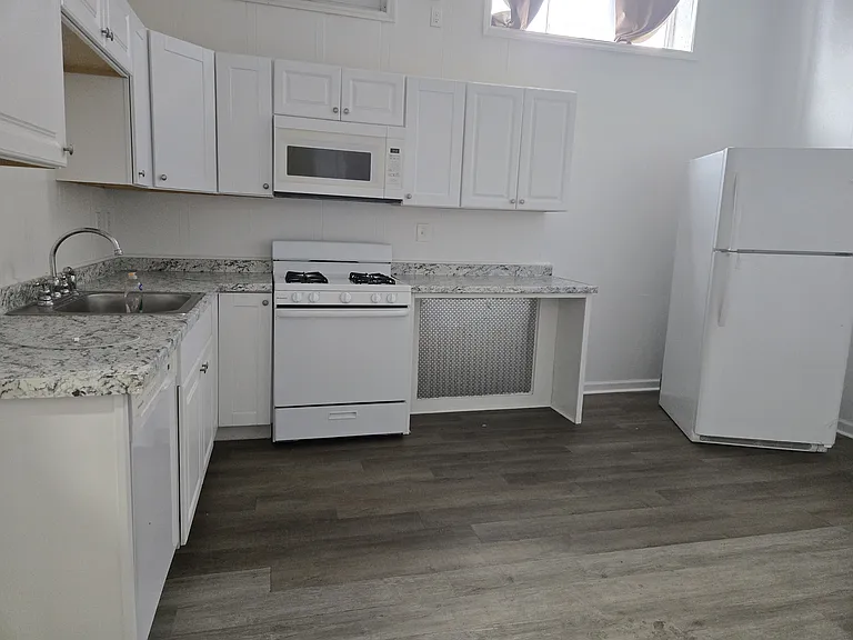 1263 Stuyvesant Ave #1 — Photo 6