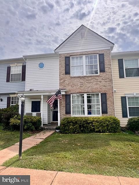 1st image of 633 Bridlewood Dr