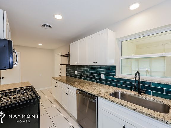 5th image of 3817 Rock Bluff Dr