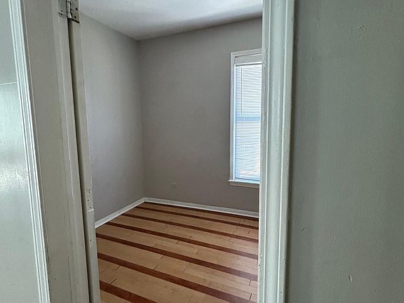 3rd image of 7353 S Kenwood Ave