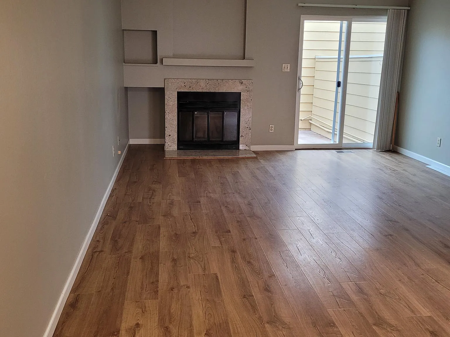 2 bed, 1.5 bath, 1044 sqft, $2,090 — Photo 4