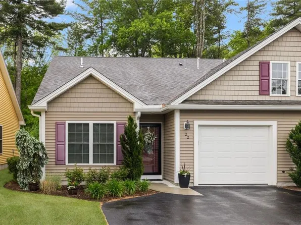 22 Rivers Edge Dr, Coventry, RI 02816
