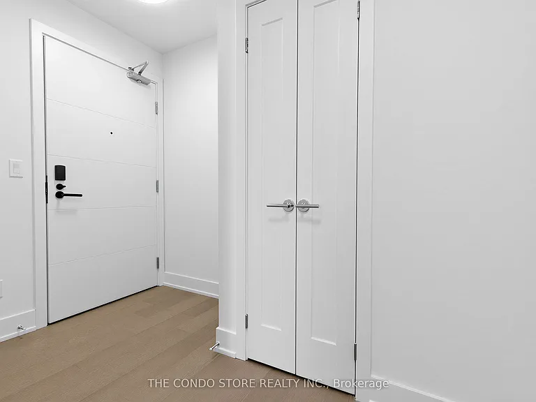 8 Manor Rd W #705 — Photo 7