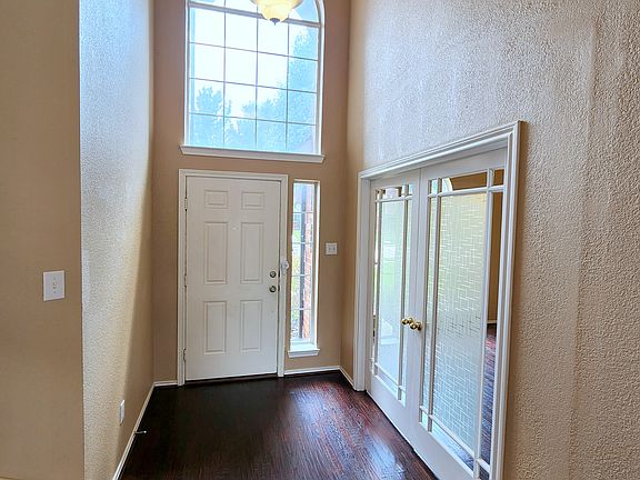 4th image of 5528 Glenview Ln