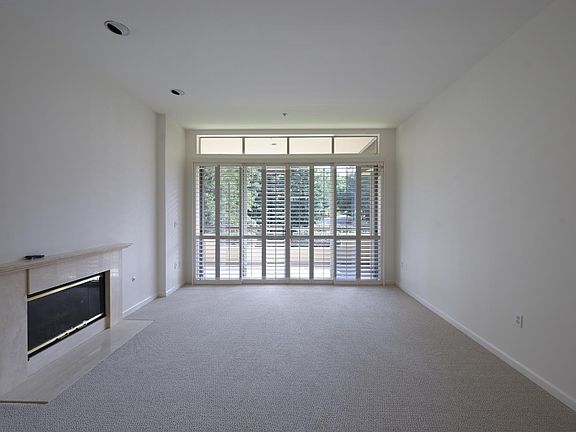 4th image of 100 Deer Valley Road #3G