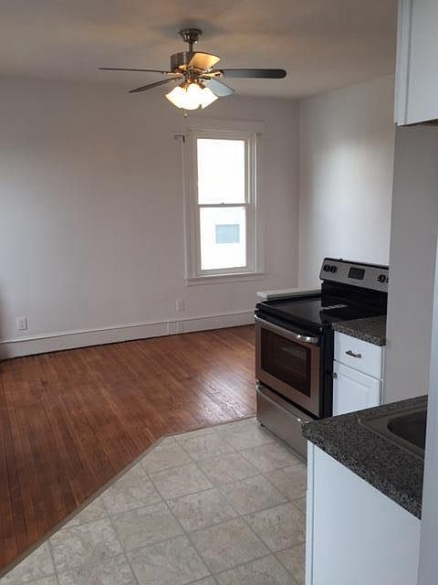kitchen/living area
