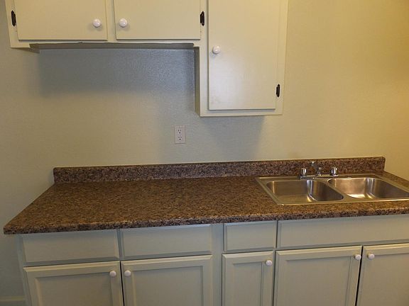 4th image of 5230 N Long Beach Blvd