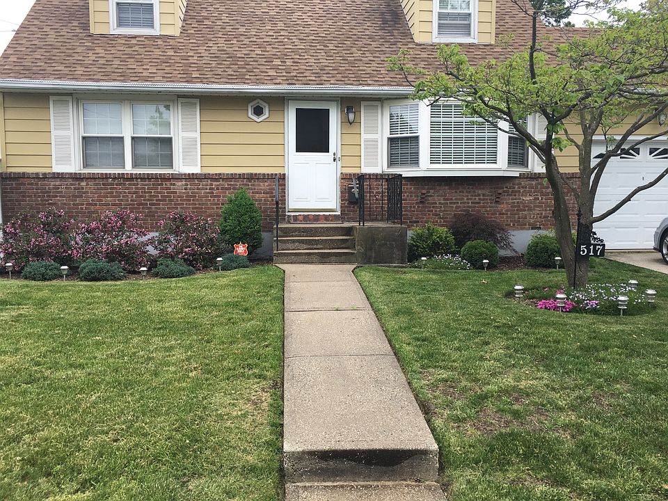 Front yard 