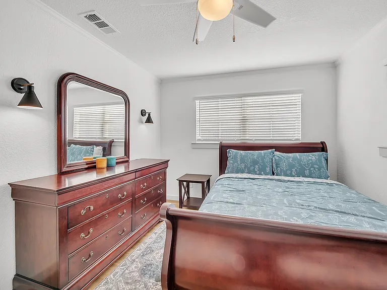 2204 Delwin Cir — Photo 23