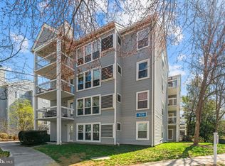 3179 Summit Square Dr #2-E1, Oakton, VA