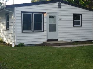 1221 N 53rd St, Lincoln, NE 68504