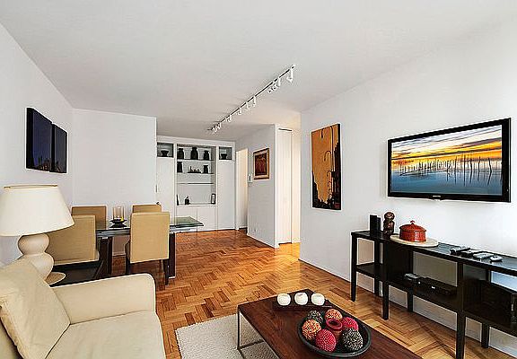 4th image of 62 W 62nd St APT 9F