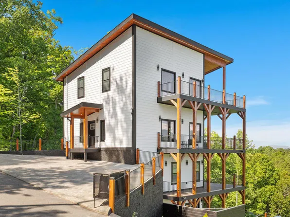 611 Ivy Rd, Gatlinburg, TN 37738
