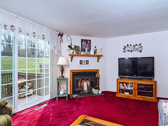 3rd image of 601 Williamsburg Dr