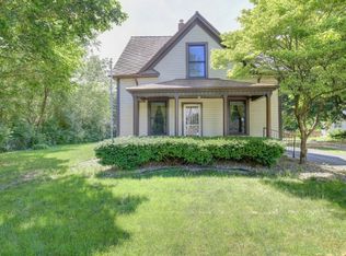 213 W Main St, Savoy, IL