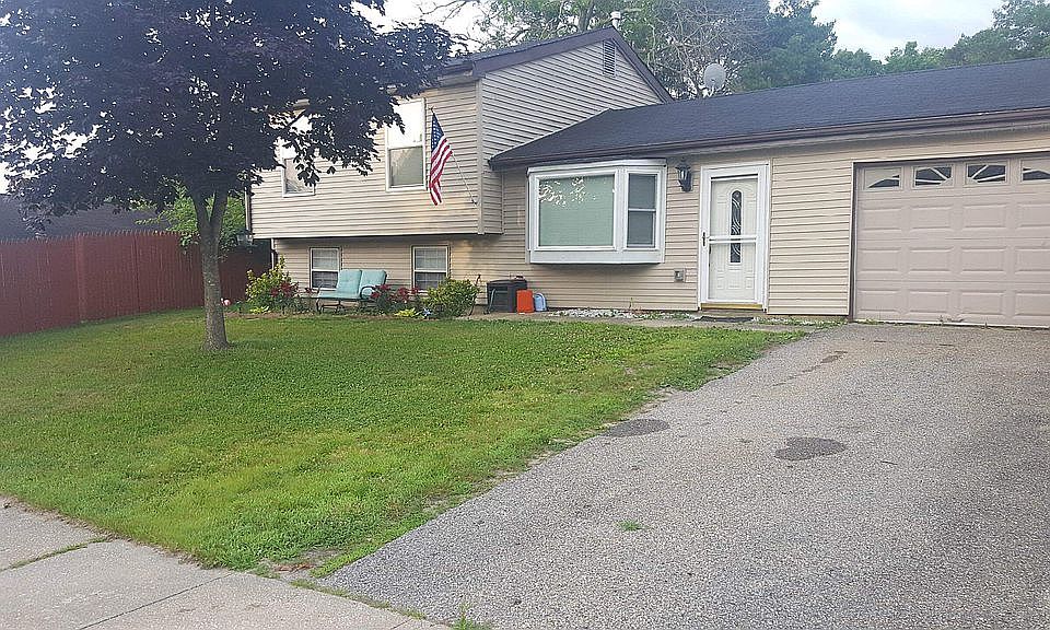 1st image of 53 Bowline St