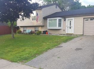 53 Bowline St, Barnegat, NJ 08005