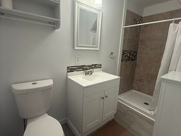 5th image of 423 Rensselaer St