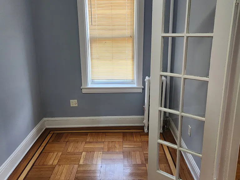 Colden Ave — Photo 22