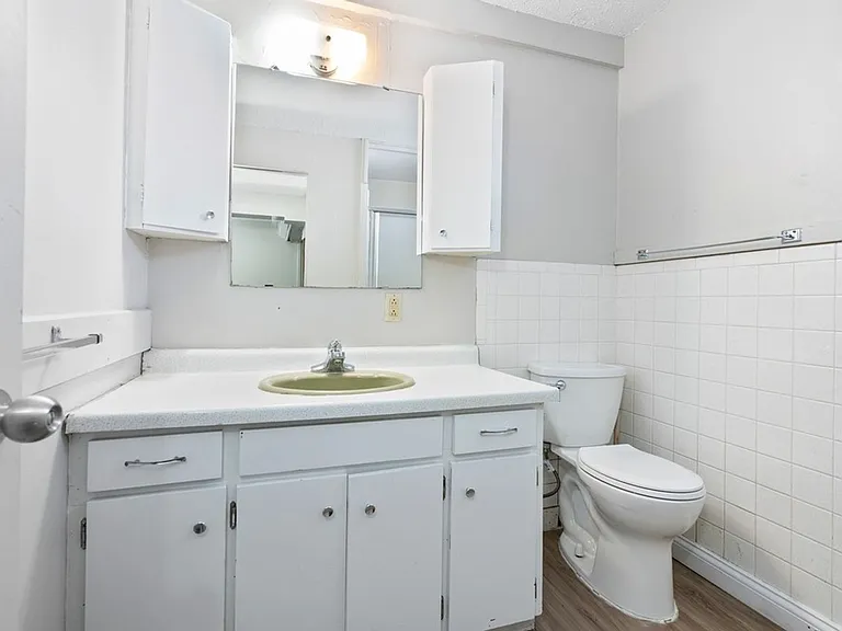 2314 Walnut St — Photo 8