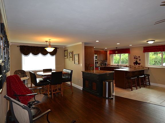 4th image of 2724 145th St E