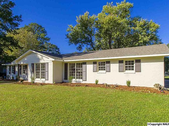 3rd image of 2301 Brookwood Dr SE