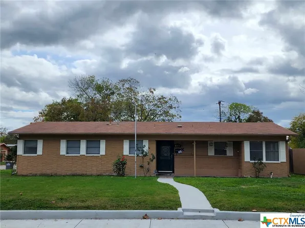 811 E Crestwood Dr, Victoria, TX 77901