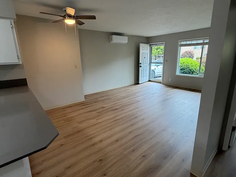 2740 22nd Ave — Photo 12