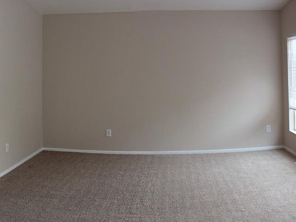 2nd image of 28 Windjammer Pl