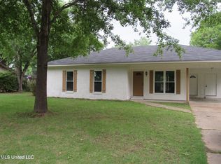 206 Gay St, Batesville, MS 38606