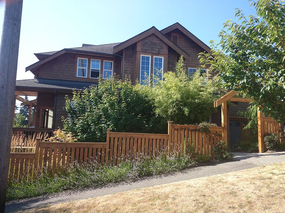 2nd image of 4009 SW Brandon St