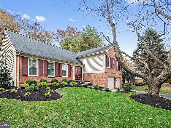 2nd image of 9013 Nesbit Ct