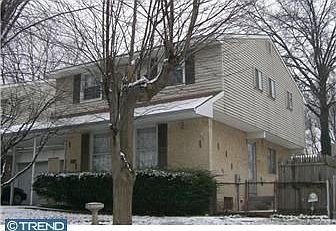 1st image of 735 W Birchtree Ln