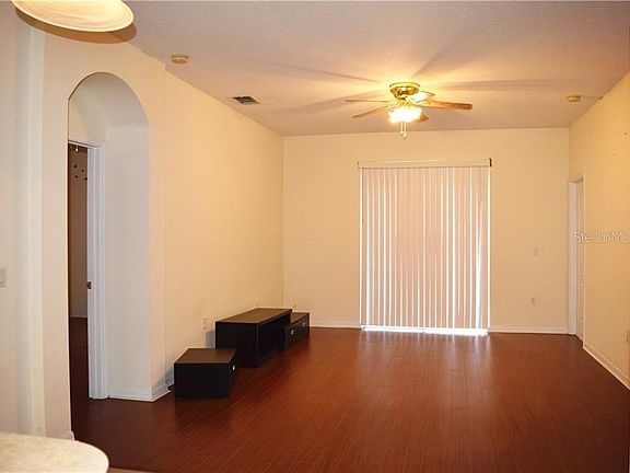 5th image of 736 Willett Dr