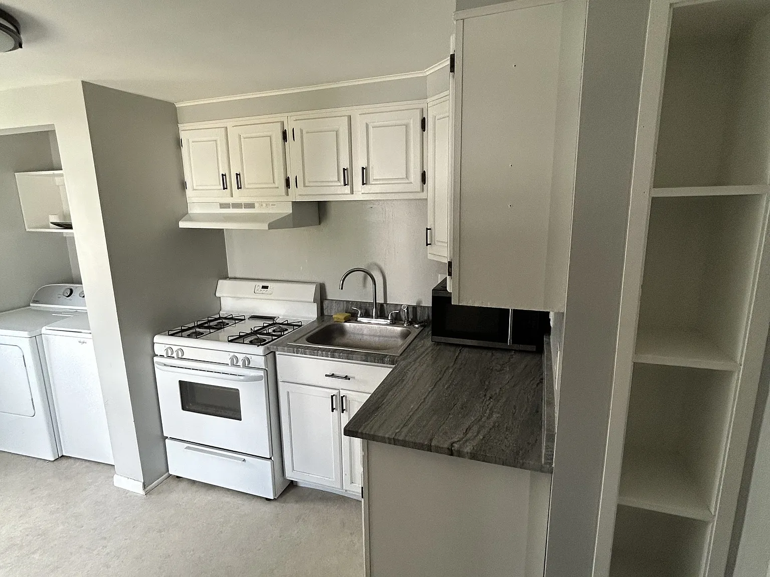 352 Dunkard Ave - B — Photo 4