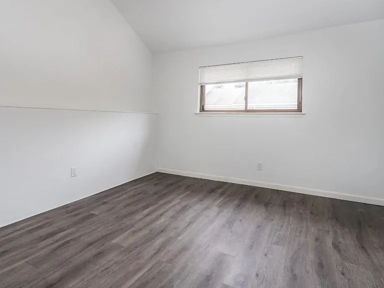 10811 Richmond Ave #109 — Photo 7