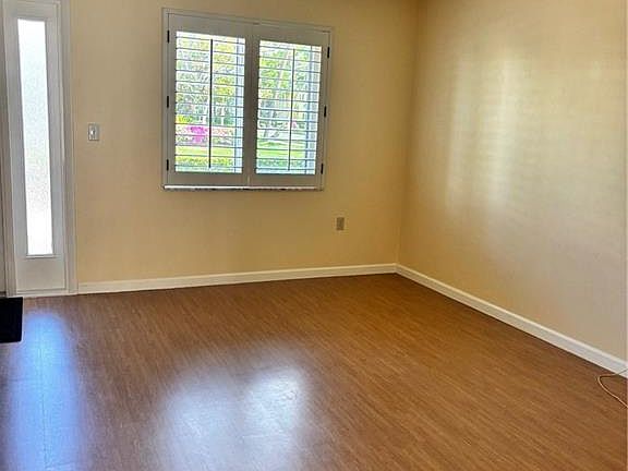2nd image of 296 4th Ave S #296
