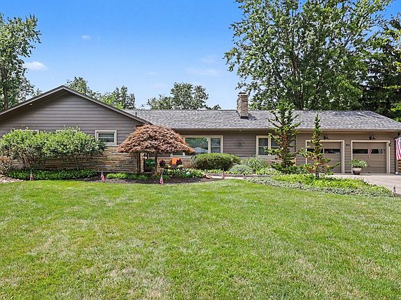 2nd image of 305 Woodsview Dr