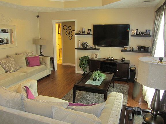 2nd image of 5797 Gleneden Dr