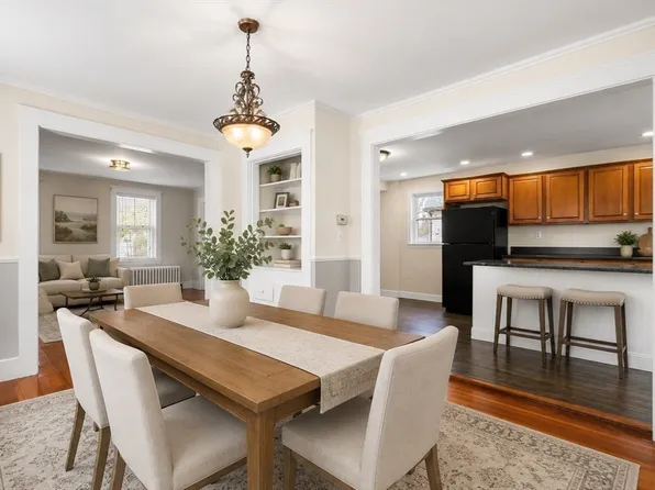 79 Hancock St, Reading, MA 01867