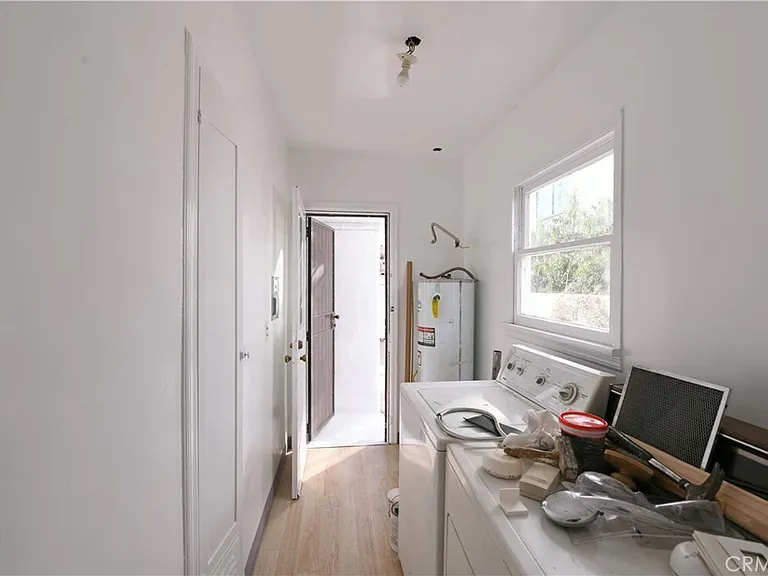 915 S Le Doux Rd — Photo 18