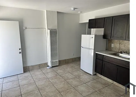 5106 Bancroft Ave #2 — Photo 4