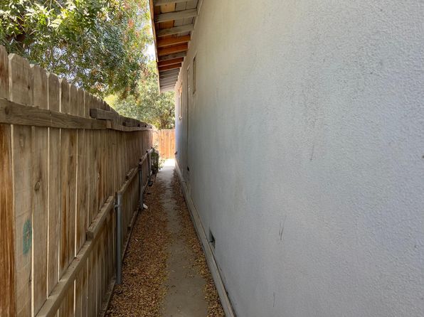 406 Buchanan St #1/2, Taft, CA 93268