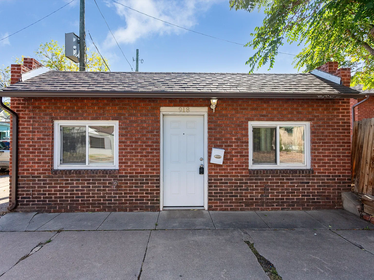 918 E 6TH AVE - - — Photo 1