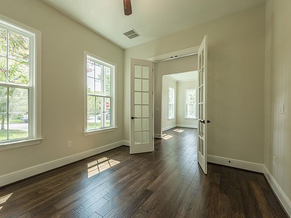 4th image of 5200 Avenue H