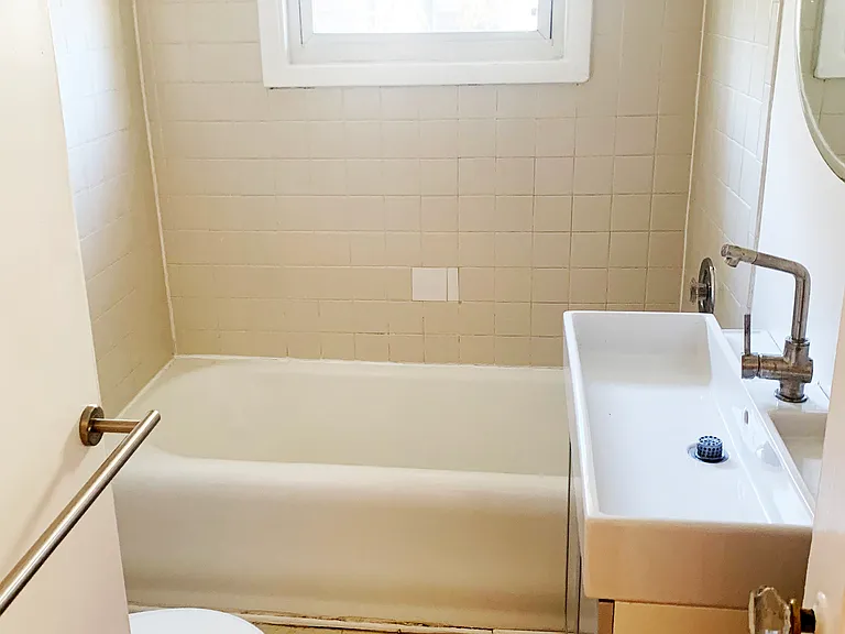 291 E Chestnut St #3 — Photo 3