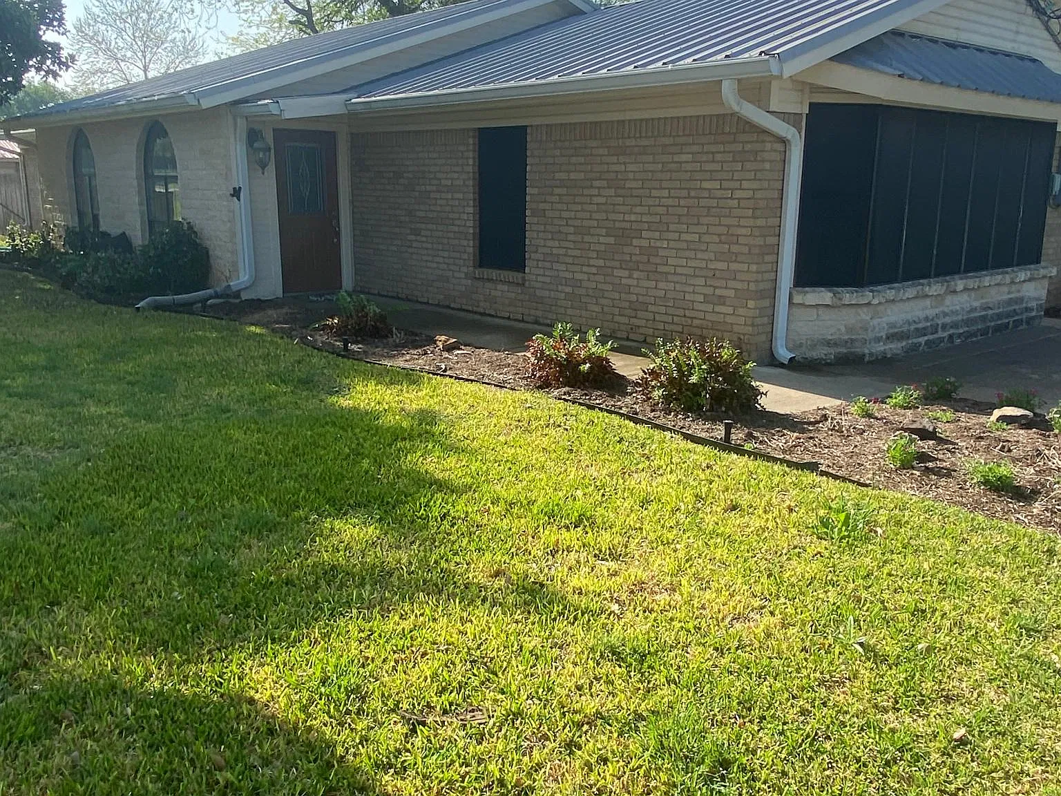 7497 FM 2484 — Photo 3