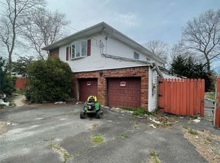 1334 Connetquot Ave, Central Islip, NY 11722