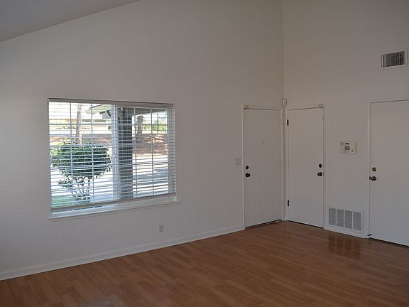 4th image of 7071 Woodmore Oaks Dr